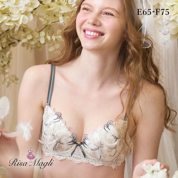 品 番:2869331EF美しさあふれる雪の花をまとってサイズ:レディースE65、E70、E75、F65、F70、F75カラー:IV-アイボリー、BU-ブルー、MI-ミント素材:ナイロン ポリエステル